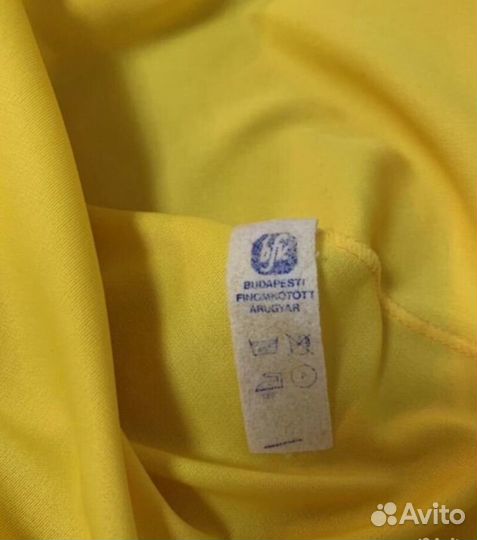 Водолазка яркого, солнечного цвета