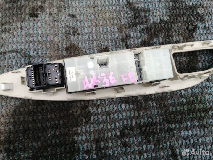 Блок управления стеклами передний правый Nissan