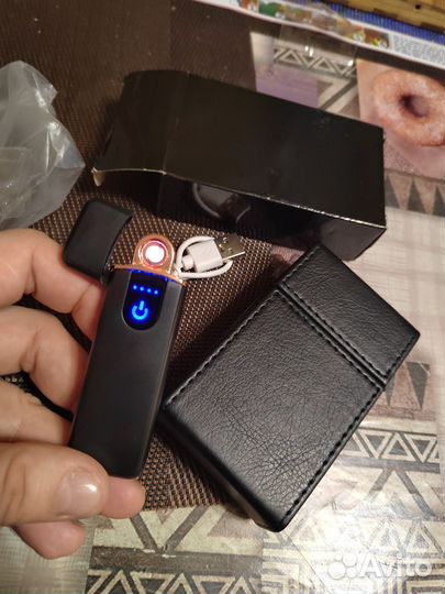 Портсигар и электронная зажигалка. Новые