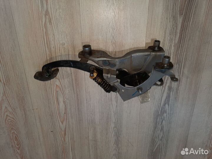 Педаль сцепления Renault megane 3