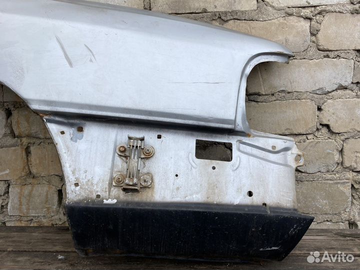 Правое крыло ауди 100 с3