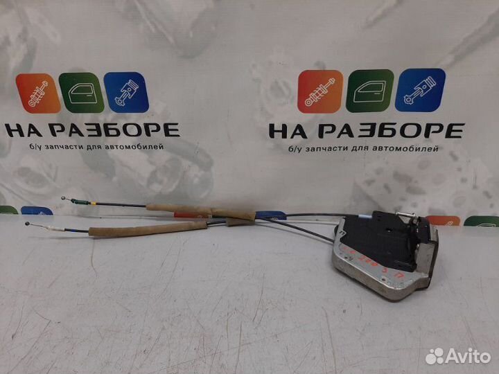 Замок двери задний правый Toyota Land Cruiser 200