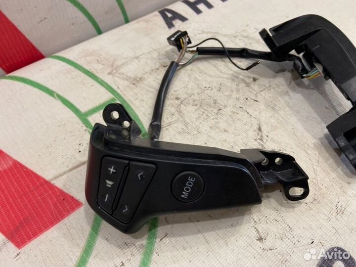 Кнопки руля Toyota Avensis T25 1zzfe 2007