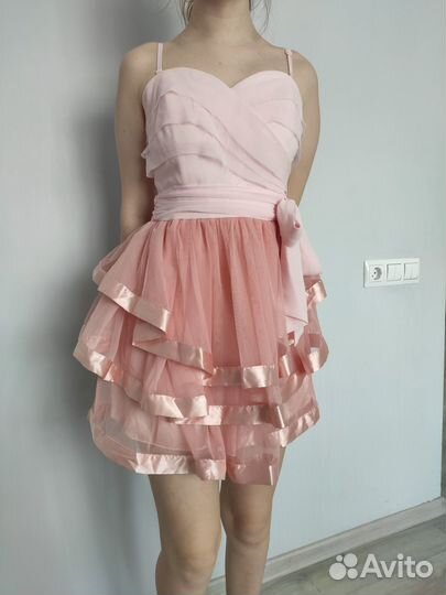 Платье нарядное розовое барби корсетное, размер 42