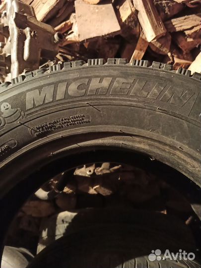 Michelin Agilis 235/65 R16