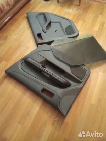 Обшивка ford focus дверь