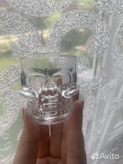 Стопки в форме черепа