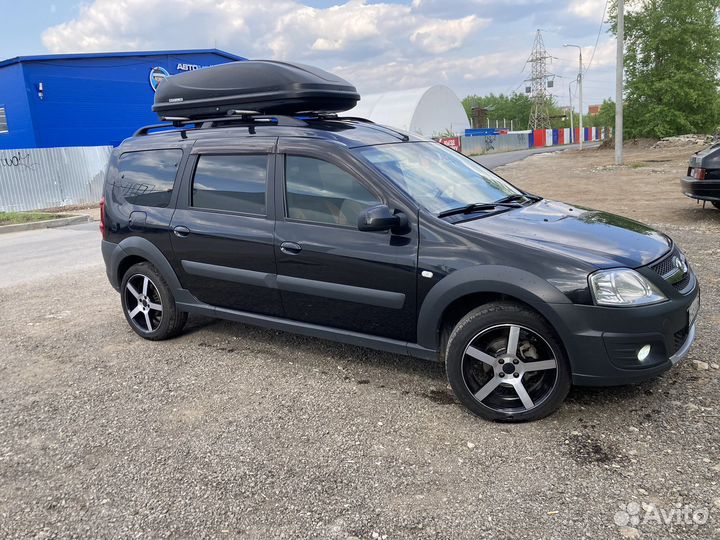 Водитель с л/а Largus 7 мест