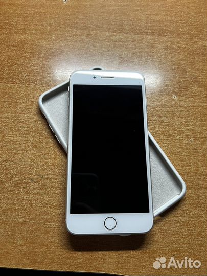 iPhone 8 Plus, 64 ГБ