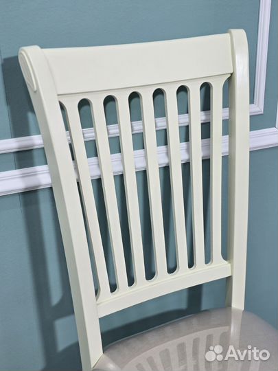 Стол со стульями