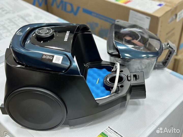 Пылесос Samsung VC18M3140VN