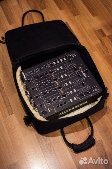 DJ микшер Allen & Heath Xone:43 + кейс сумка Gator