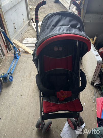 Прогулочная коляска