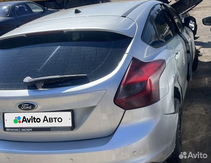 Ford Focus 1.6 МТ, 2013, битый, 95 000 км