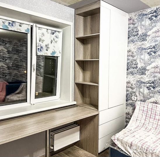 Письменный стол в детскую