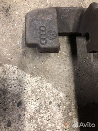 Скобы передних суппортов 312мм VW Passat B6 пара