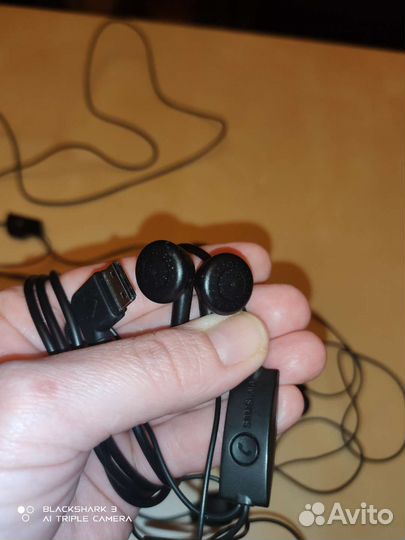 Проводные наушники