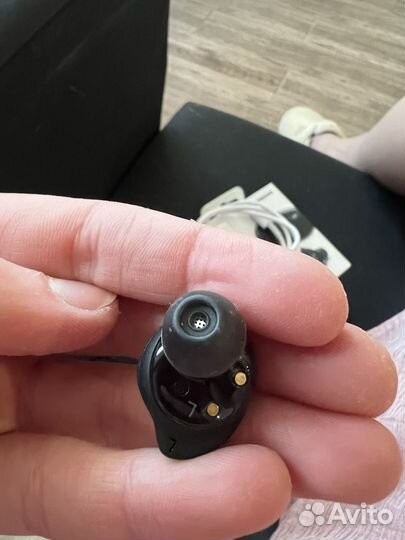 Беспроводные наушники samsung buds