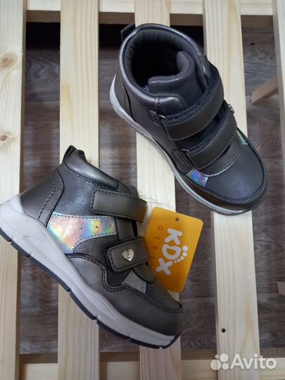 Ботинки на девочку новые