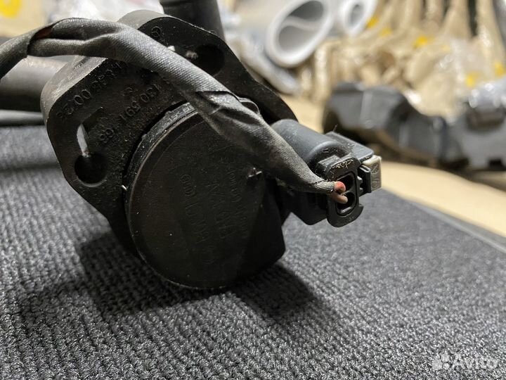 Насос системы охлаждения Mercedes Benz A2118350028