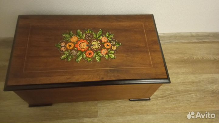 Старинная музыкальная шкатулка