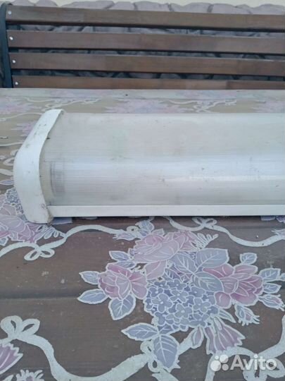 Плафоны с двумя лампами.в наличии 4 штуки