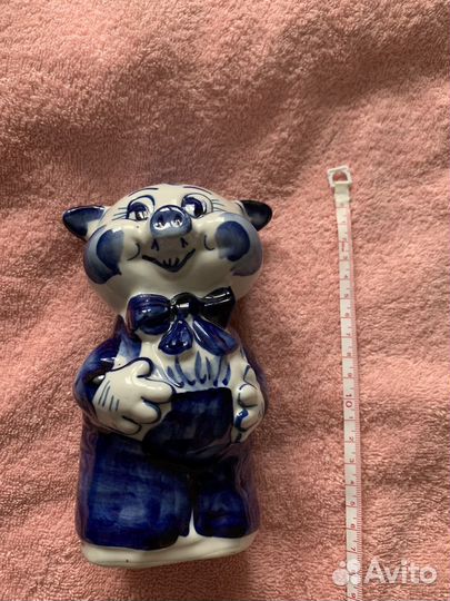 Статуэтка свинка Гжель