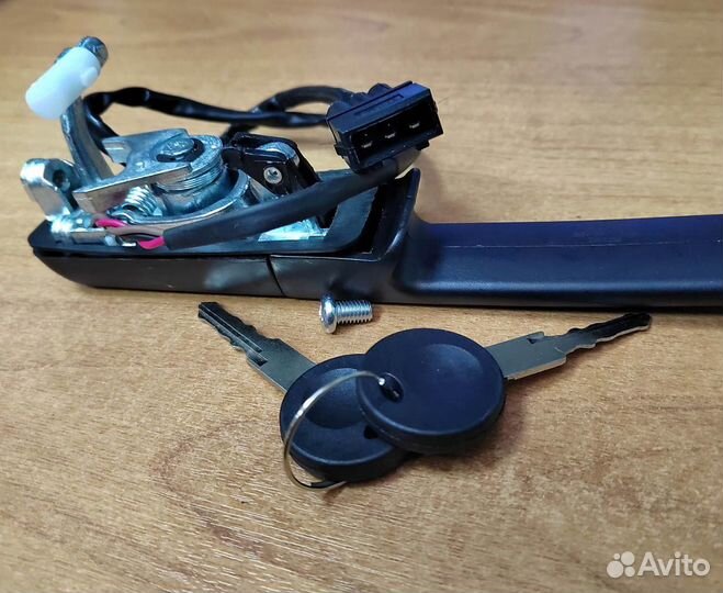 Ручка двери передняя левая VW Passat b3