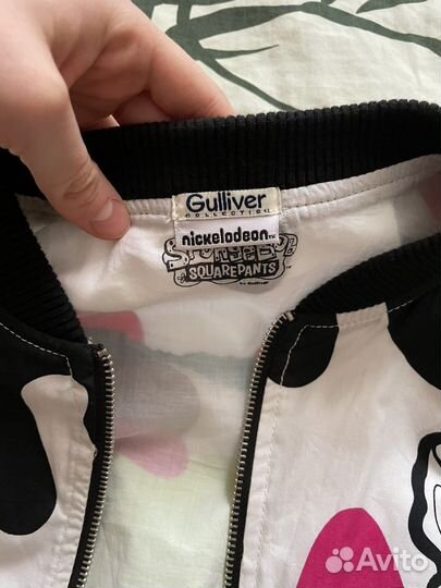 Яркий бомбер для девочки