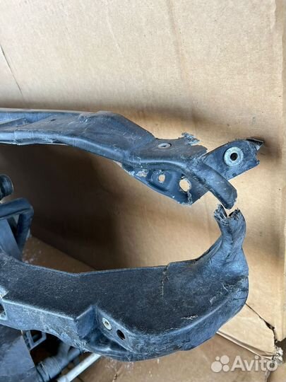 Панель передняя (телевизор) Volkswagen Golf 4