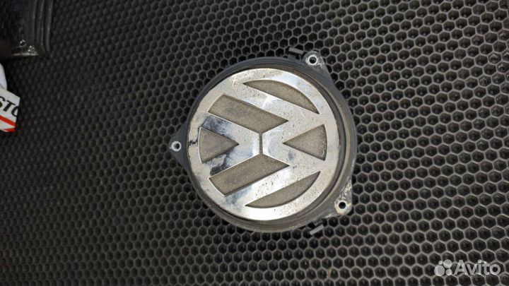 Кнопка открывания багажника Volkswagen Passat