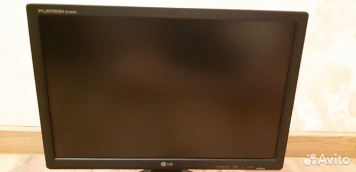 Монитор LG flatron W1942S