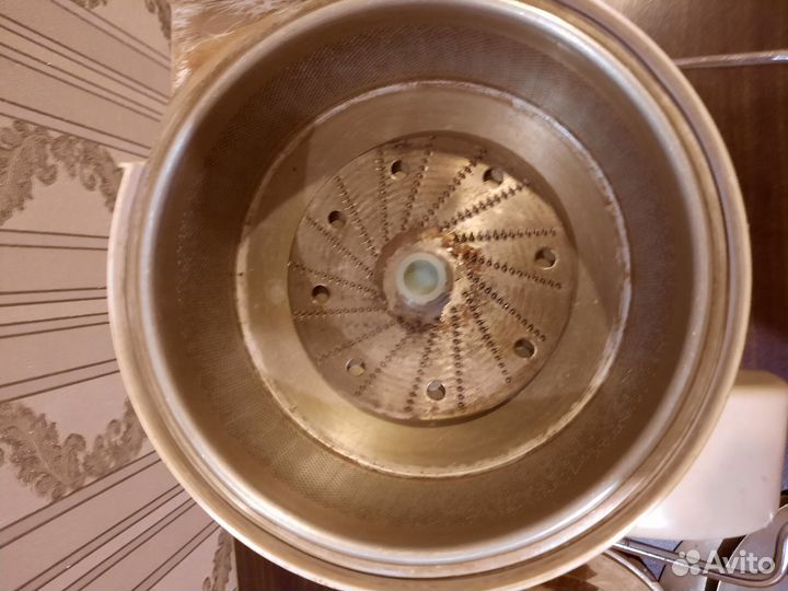 Соковыжималка / шинковка /электрическая