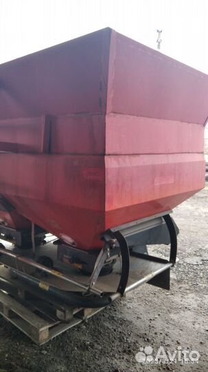 Разбрасыватель минеральных удобрений