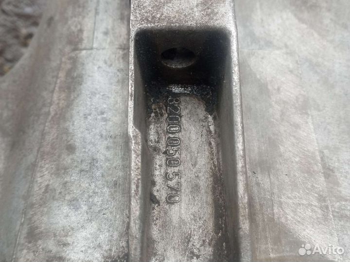 Поддон двигателя 8200 050 570