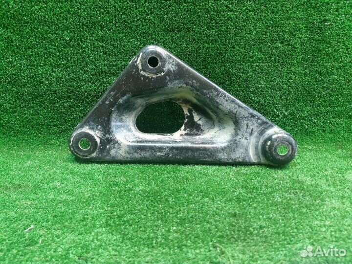 Кронштейн передней балки Opel Astra G 2005