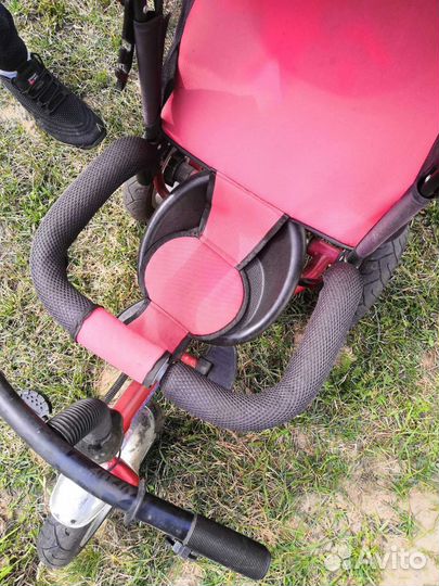 Детский велосипед с ручкой