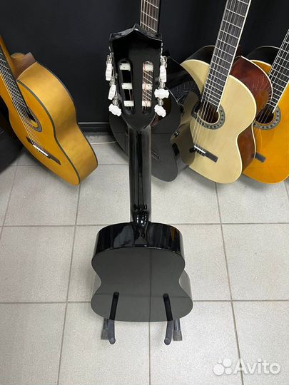 Классическая гитара 1/2 Новая Черная