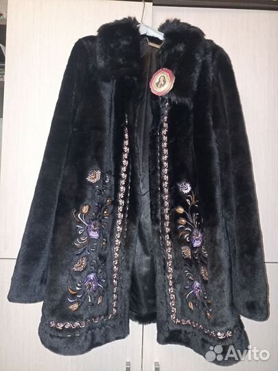 Искусственная шуба черная, короткая