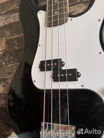 Бас гитара 4 струны