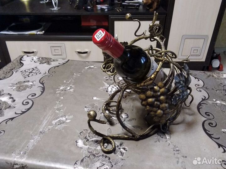 Подставка для бутылки с вином