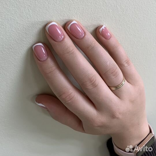 Маникюр и педикюр