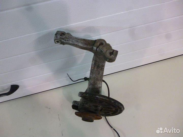 Кулак поворотный правый ауди А6 с5 200 по 2004