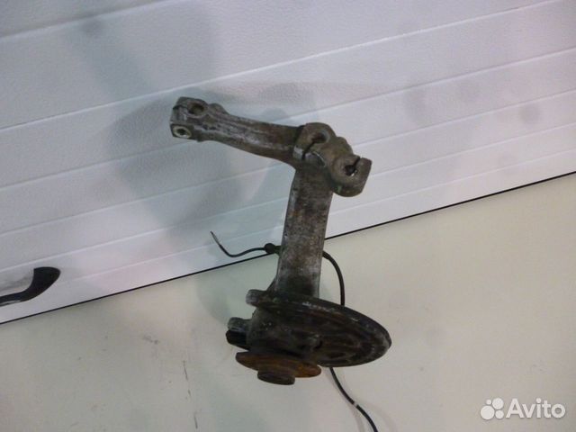 Кулак поворотный правый ауди А6 с5 200 по 2004