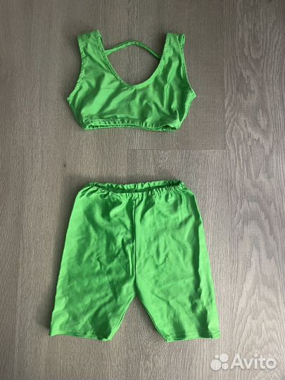 Топ и шорты для занятия танцами и гимнастикой