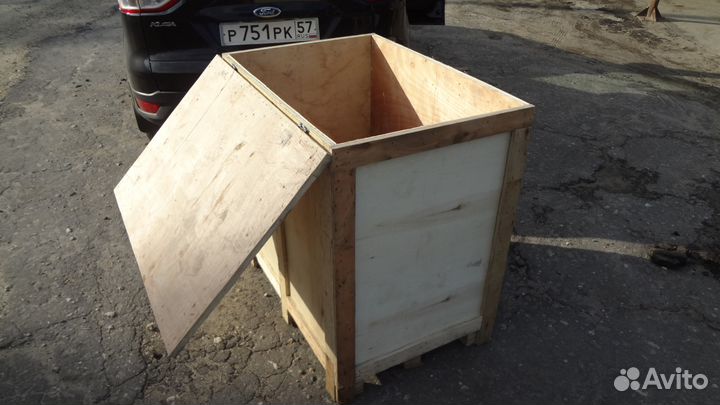 Ящики для хранения или перевозки. Будка для собаки
