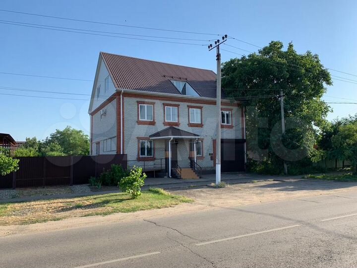 Дом 440 м² на участке 7,6 сот.