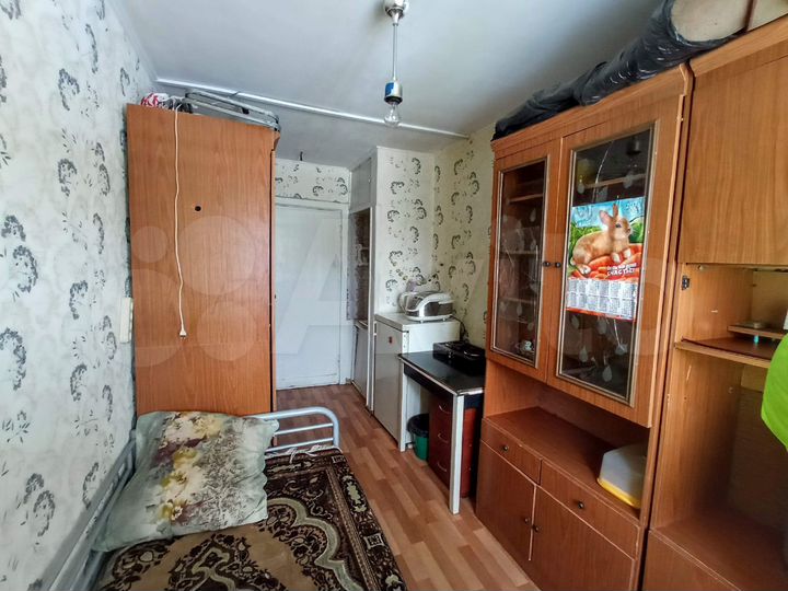 Комната 10 м² в 5-к., 3/5 эт.