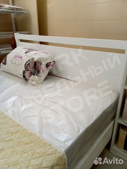 Кровать массив