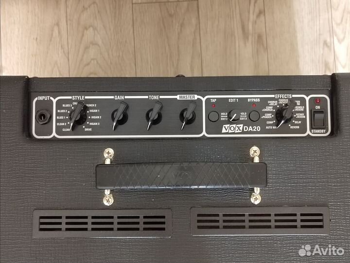 Гитарный комбоусилитель VOX DA20